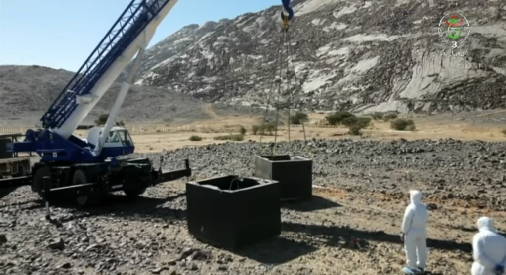 الجزائر تطلق أول عملية تطهير جزئي لمواقع تفجيرات فرنسا النووية