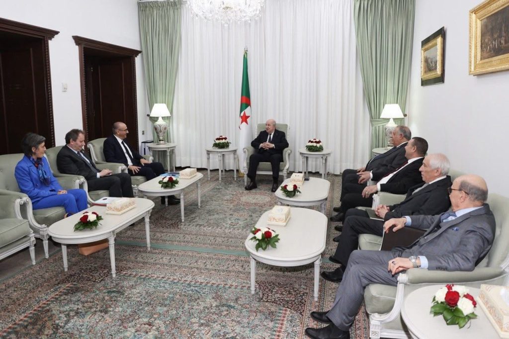 وزير الداخلية الفرنسي يحظى باستقبال من الرئيس تبون