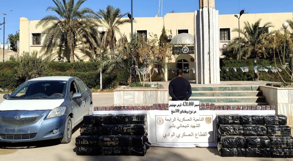 الجيش الجزائري يواصل اجتثاث فلول الإرهاب وبارونات المخدرات