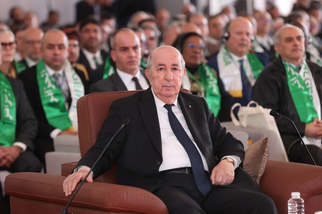 الرئيس تبون: “مشروع الخط المنجمي الغربي تم إنجازه بإرادة جزائرية وتمويل جزائري وإطارات جزائرية”