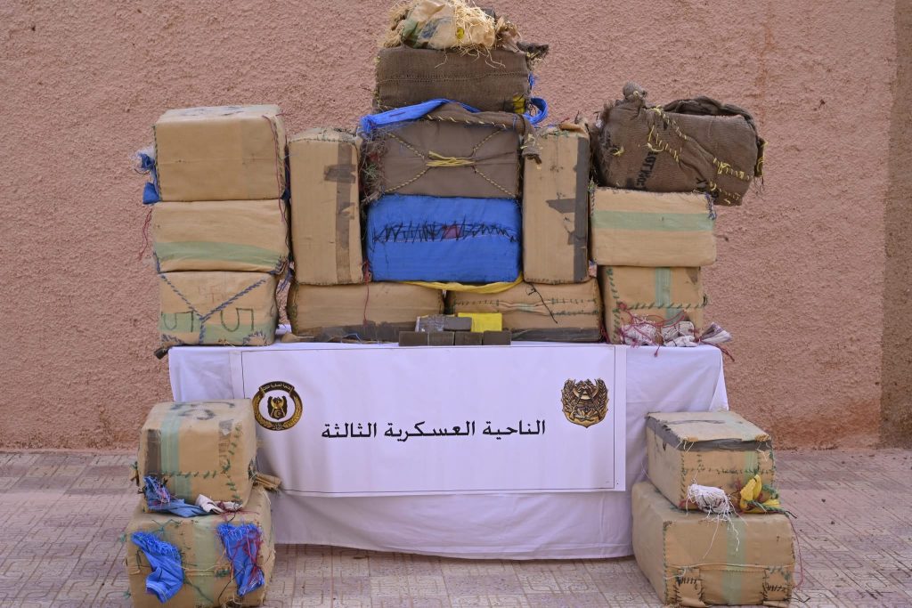 إحباط محاولة إغراق الجزائر بأزيد من 10 قناطير كيف مصدره المغرب