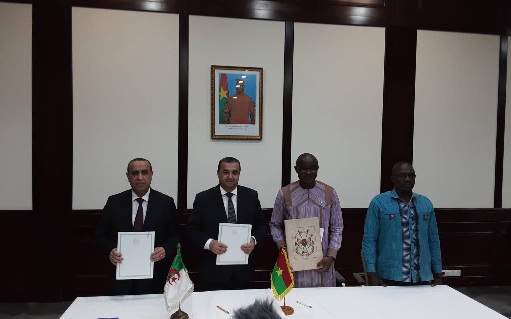 الجزائر وبوركينا فاسو توقعان محضر تعاون استراتيجي في الطاقة والمناجم