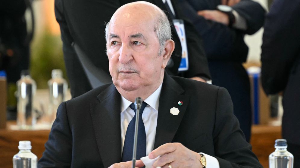 الرئيس تبون: “التهديدات الأمنية في إفريقيا أخذت أبعادًا خطيرة تفاقمت مع احتدام التدخلات الخارجية وتصادم أجنداتها”