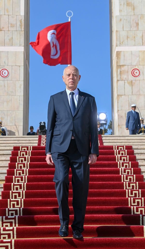 24 عاما سجنا لرئيس الوزراء التونسي السابق علي لعريض