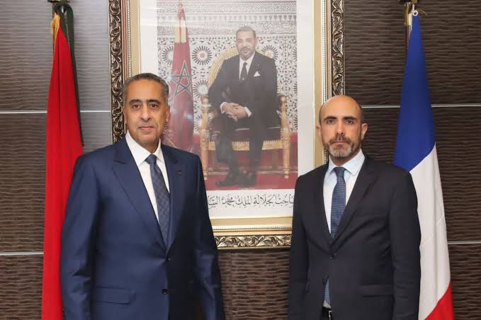 لماذا تخلت فرنسا عن مواطنها الفرنكو مغربي المعطي منجب” عكس صنصال..حق المواطنة مشروط !