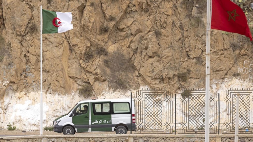 الجيش الجزائري يقضي على  مهّربي مخدرات من جنسية مغربية