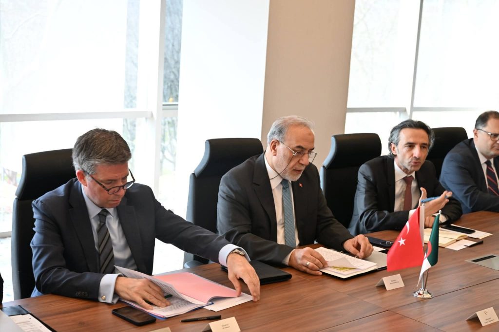 الجزائر وتركيا تؤكدان تعزيز شراكتهما الاستراتيجية في الدورة الثالثة للمشاورات السياسية