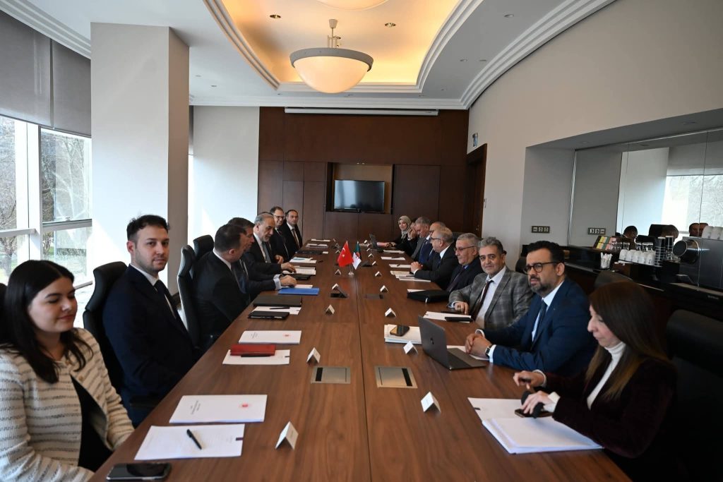 الجزائر وتركيا تؤكدان تعزيز شراكتهما الاستراتيجية في الدورة الثالثة للمشاورات السياسية