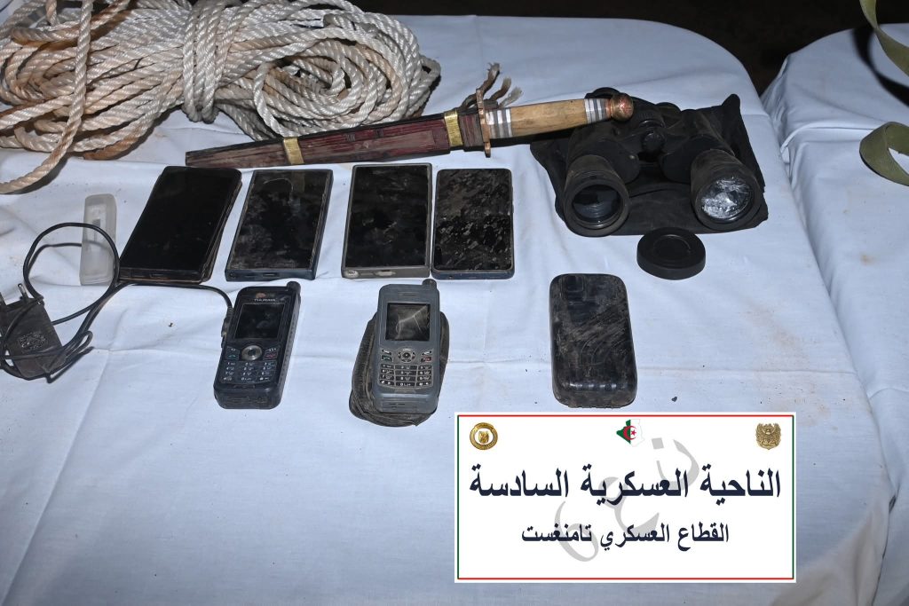 الجيش يقضي على 4 مهربين مسلحين ويحبط تهريب 1.6 مليون قرص مهلوس بتمنراست