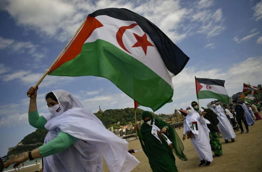 محادثة أولى منذ أشهر بين وزيري خارجية الجزائر وفرنسا