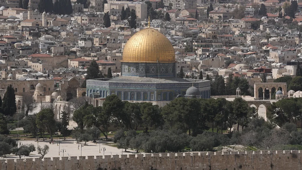 إبراهيم بوغالي يستنكر استمرار إغلاق المسجد الأقصى ويحذر من تداعيات التصعيد خلال شهر رمضان