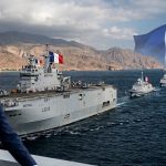فرنسا تتحرك عسكرياً.. ماكرون يدفع بحاملات مروحيات وفرقاطات إلى الشرق الأوسط