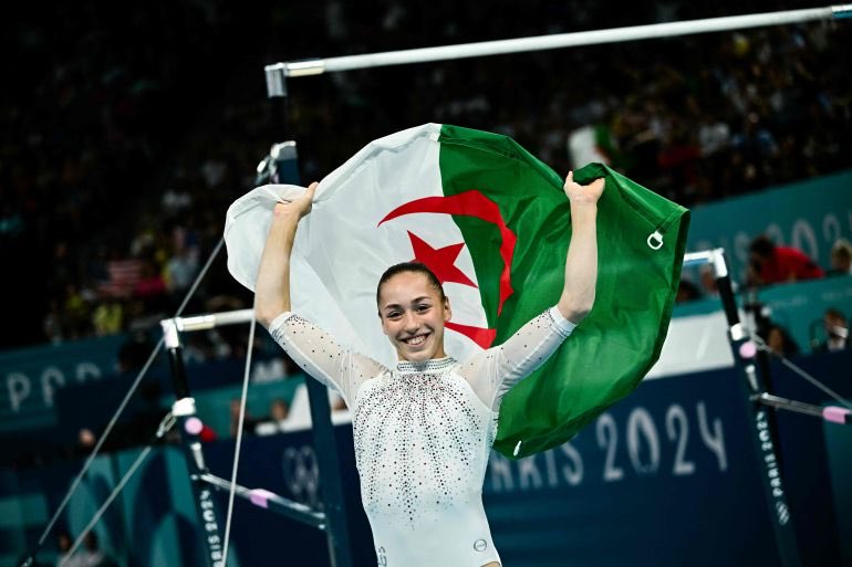 كيليا نمور تواصل التألق.. “فضية” جديدة تضاف لرصيد الجمباز الجزائري في باكو