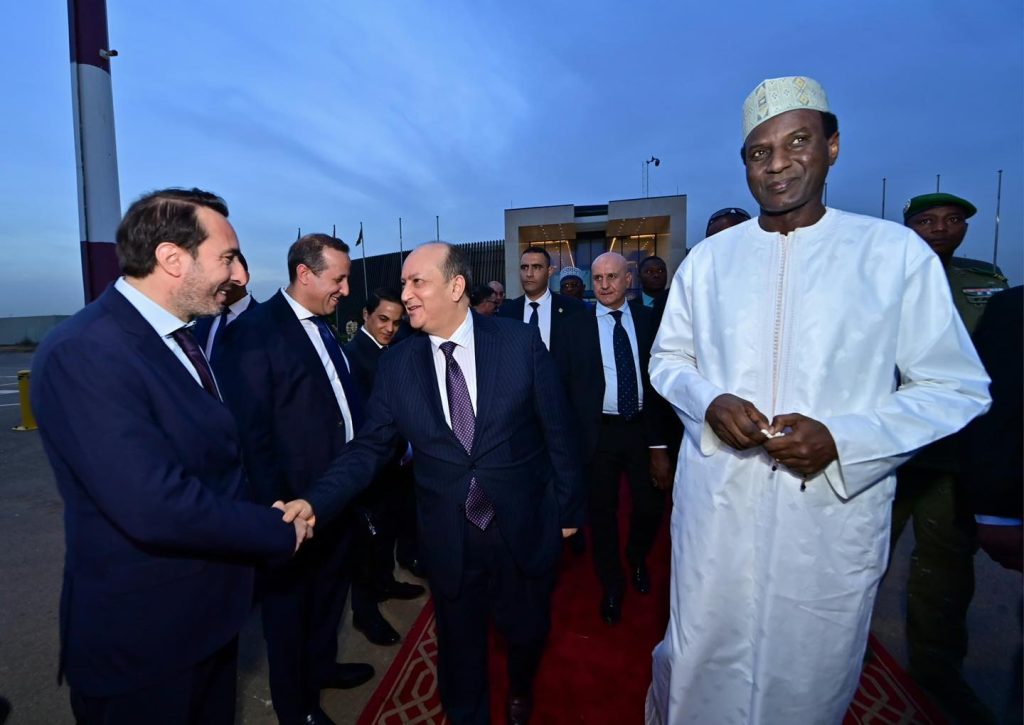 الوزير الأول الجزائري يختتم زيارته الرسمية إلى جمهورية النيجر