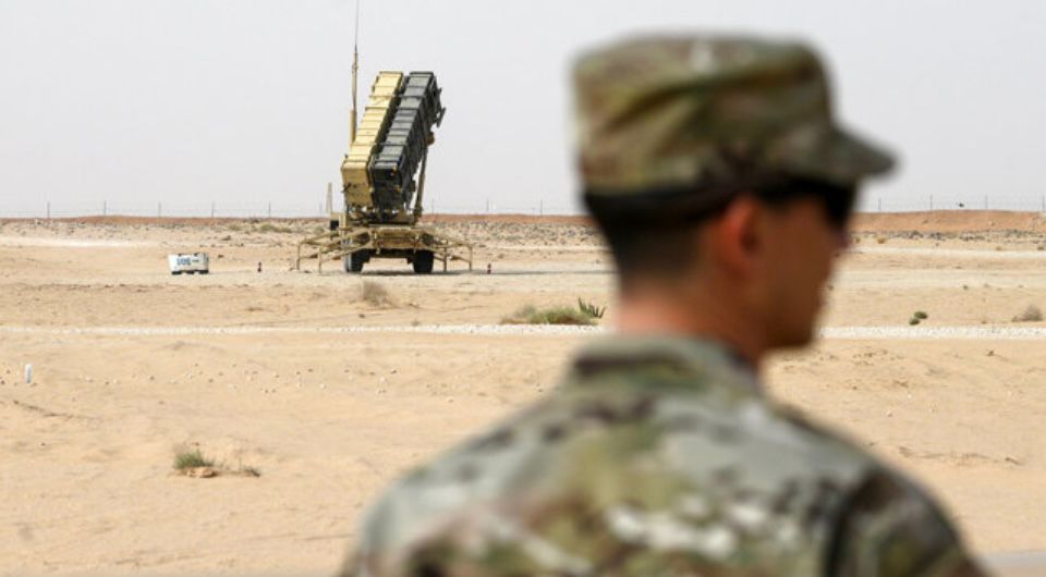 إصابة 12 جنديا أمريكيا في قصف إيراني على قاعدة في السعودية