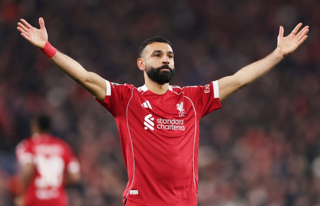 الأسطورة المصرية يغادر ليفربول