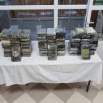 الجيش الجزائري يتصدى لمحاولة إغراق البلاد بـ 12 قنطارا من الكيف قادم من المغرب