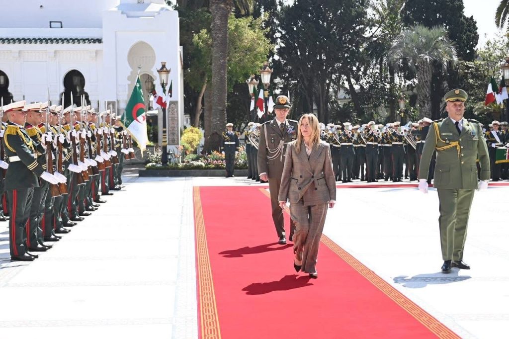 معرض الصحافة الإيطالية : تبون يتصدر عناوين الصحف.. “Amiamo l’Algeria”