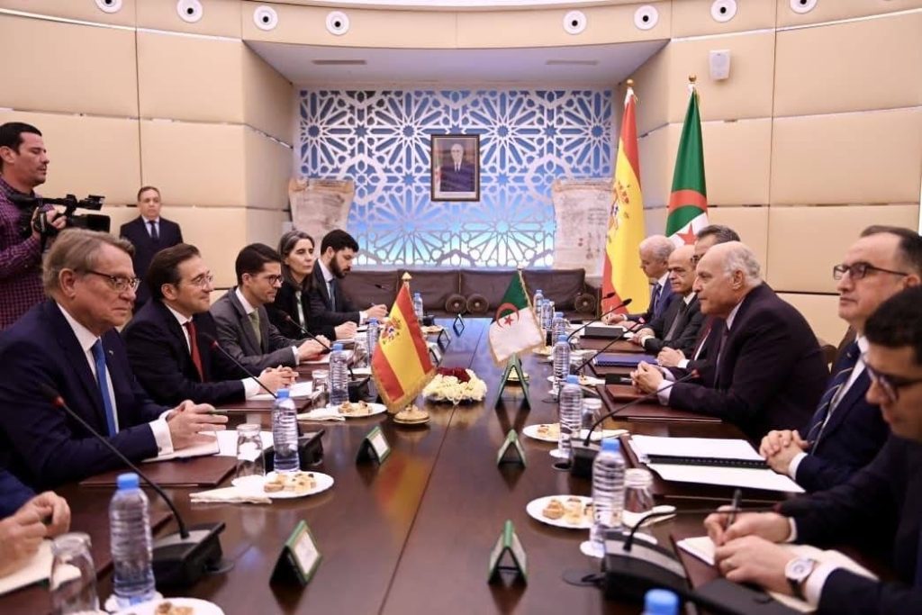 وزير الخارجية الإسباني في ضيافة الرئيس تبون