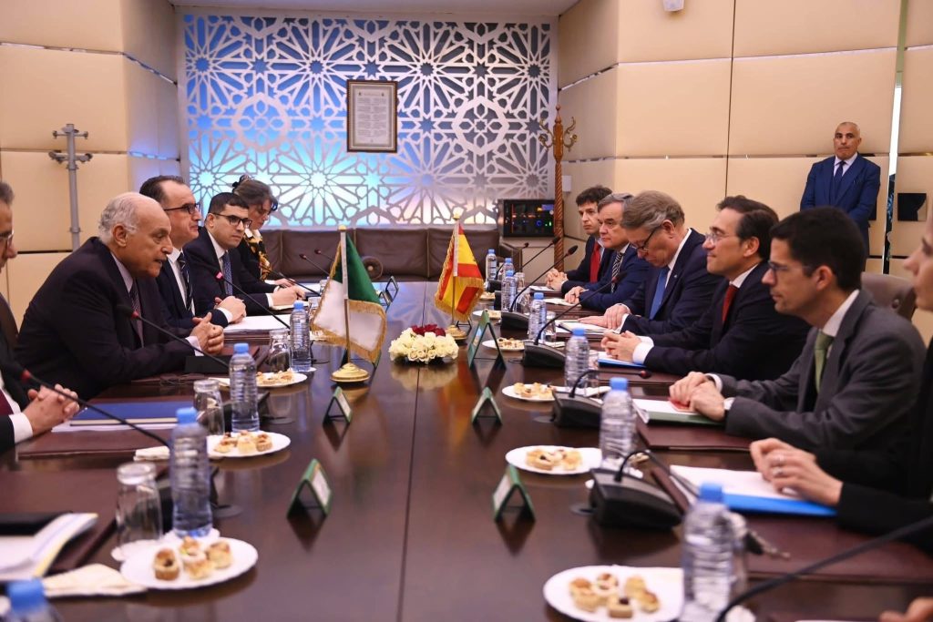 وزير الخارجية الإسباني في ضيافة الرئيس تبون
