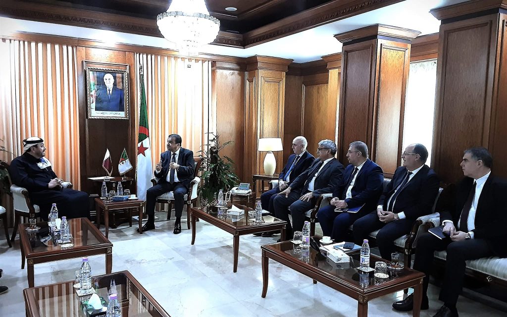 عرقاب ورئيس مجموعة “باور إنترناشيونال” القطرية يبحثان تعزيز التعاون في مجال صناعة النفط والغاز