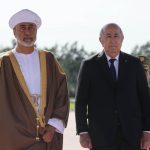 الرئيس الجزائري يجري مكالمة هاتفية مع سلطان عمان .. وهذا مضمونها!