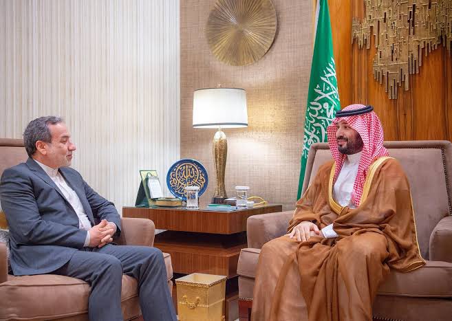 وزير الخارجية الإيراني يوجه رسالة إلى العرب