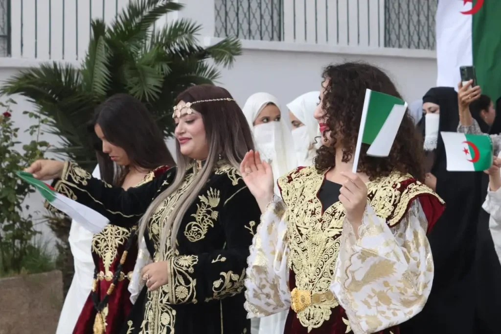 الرئيس تبون: الجزائر تتجه إلى تكريس أحقية المرأة بالاندماج التام في حركية التحولات الراهنة