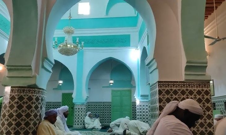 الخلافة العامة للزاوية التيجانية بالجزائر، تتبرأ من زيارات قام بها بعض مشايخ الدين الأفارقة إلى الأراضي المحتلة