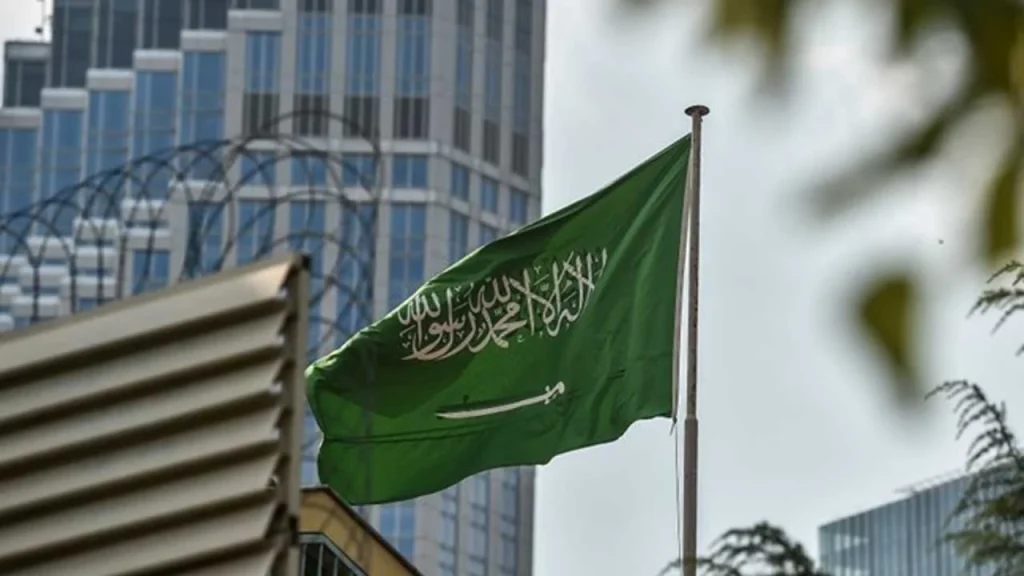 وفاة شخصين وإصابة 12 آخرين جراء سقوط مقذوف عسكري في السعودية