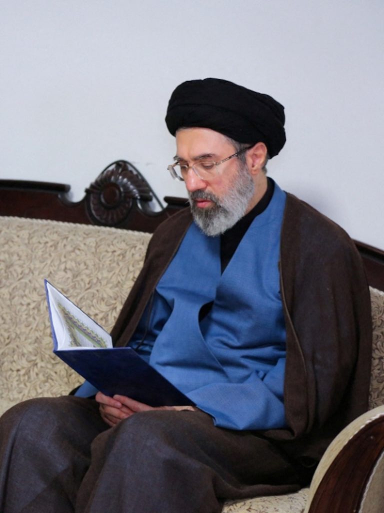 هل أصيب المرشد الإيراني الجديد في الهجوم الإمريكي الإسرائيلي؟