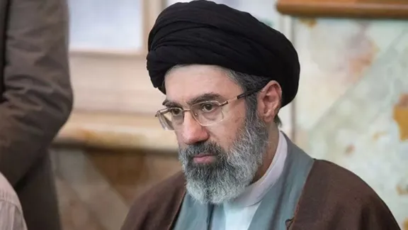 سلطان عمان يهنئ مجتبى خامنئي على تنصيبه خلفا لوالده