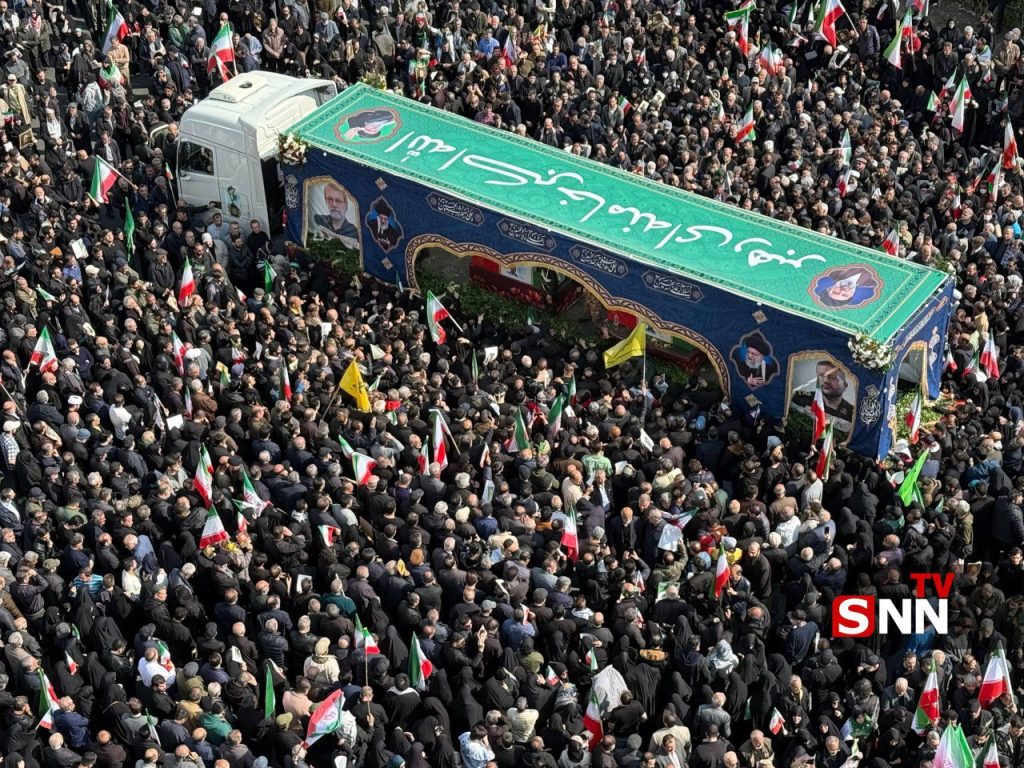 الإيرانيون يشيعون جثمان  علي لاريجاني..وإسرائيل تعلن تصفية وزير الاستخبارات الإيراني !