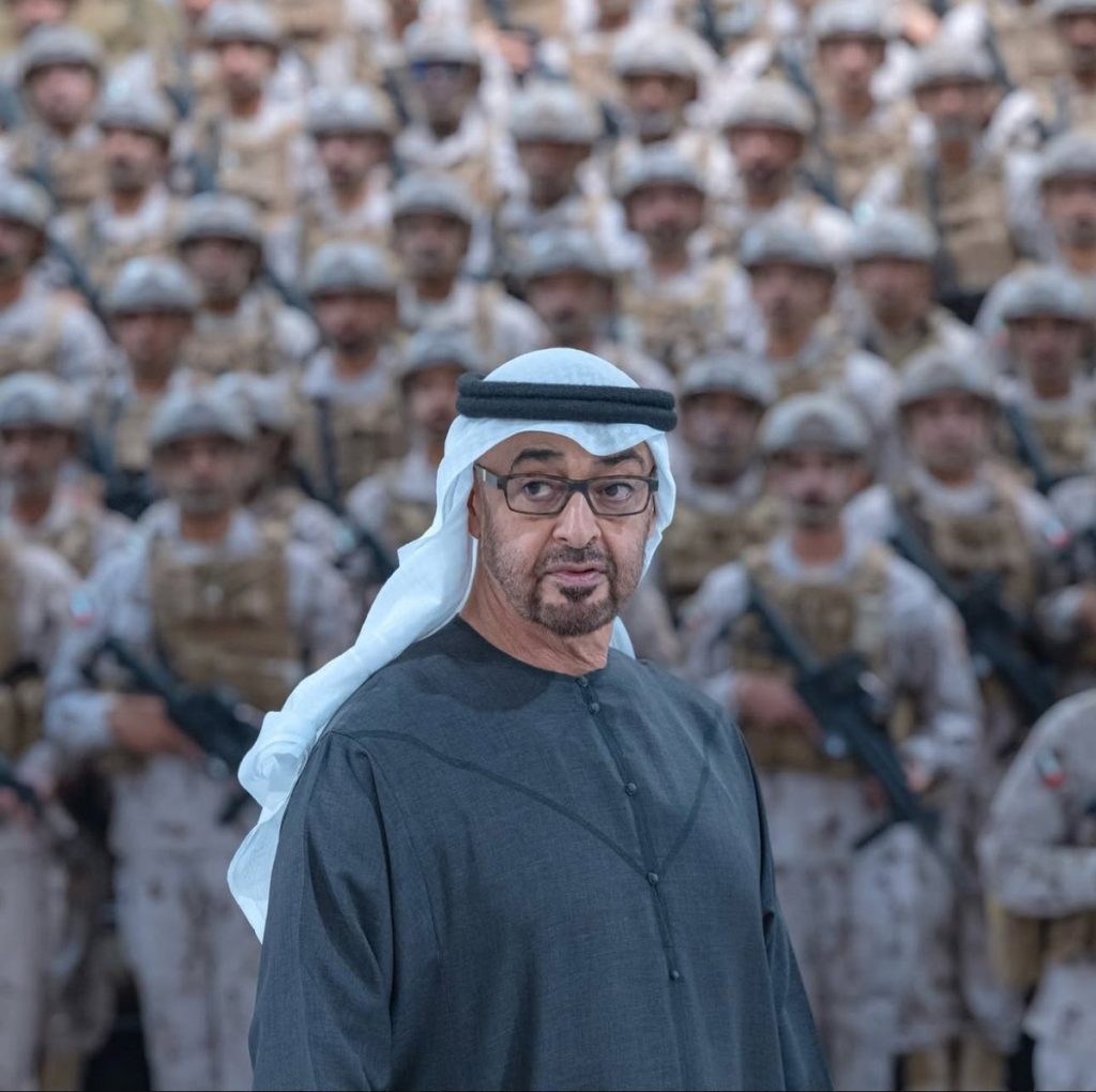 الإمارات تعتقل سائحا بريطانيا وثق صواريخ إيرانية في سماء دبي  !