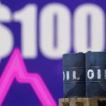 أسعار النفط تتجاوز حاجز 100 دولار!