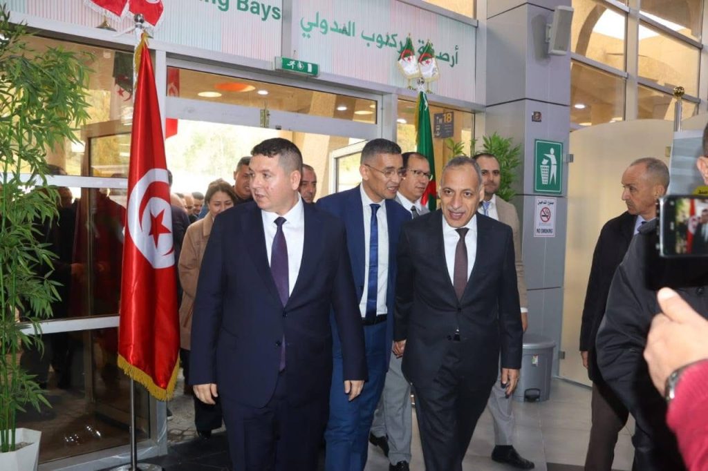 فتح خطوط برية دولية جديدة تربط الجزائر بتونس