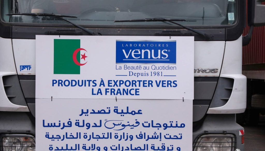 إطلاق عمليات تصدير لمنتجات محلية جزائرية نحو خمس دول أوروبية وعربية