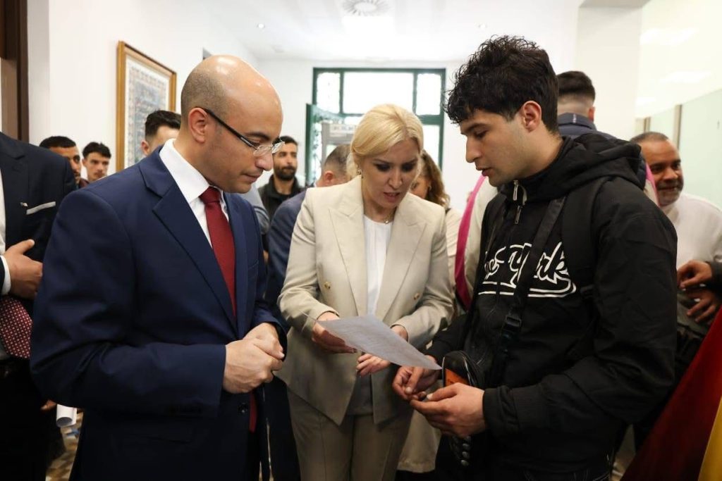 Algeria’s Secretary of State for Diaspora Visits Consulate in Barcelona