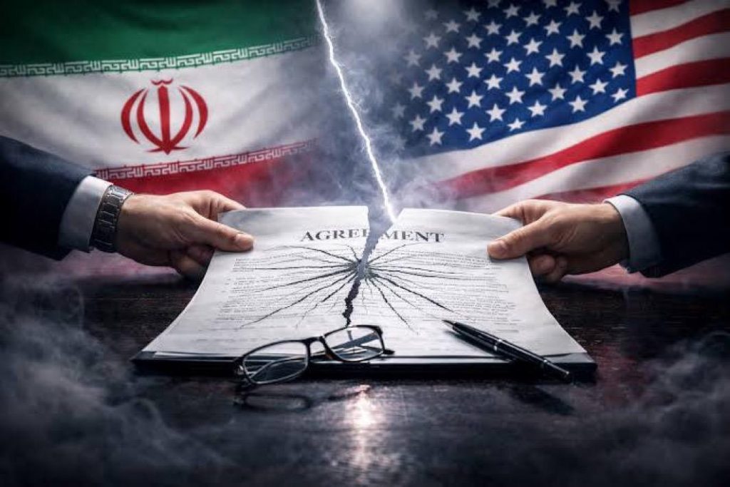 إيران تشدد قواعد المرور في هرمز وتحذر من رد قوي على السفن الحربية