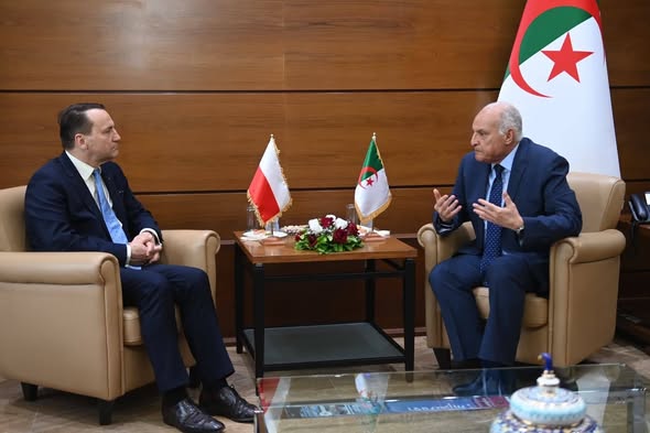 Attaf Receives Polish Counterpart in Algiers
