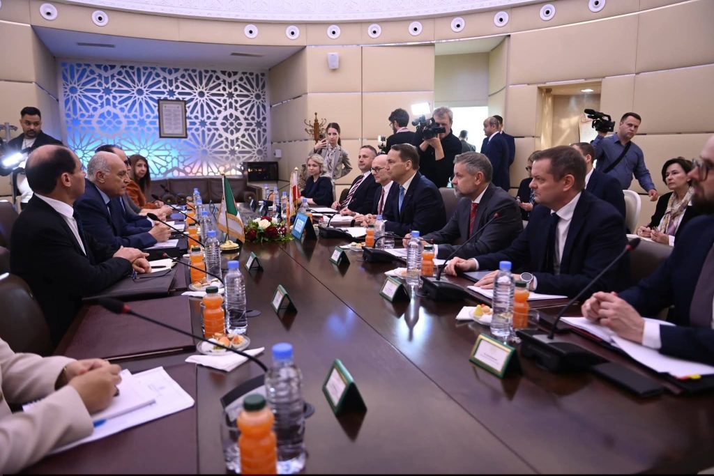 Attaf Receives Polish Counterpart in Algiers