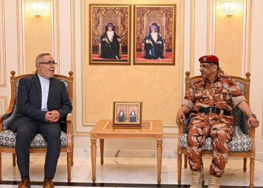 الجزائر وسلطنة عُمان توقعان مذكرة تفاهم للتعاون في الدراسات الاستراتيجية والدفاعية