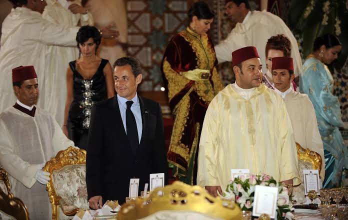المغرب كالعشيقة لفرنسا ..وثائقي يكشف المستور وشهادات صادمة عن الملك المنحرف !