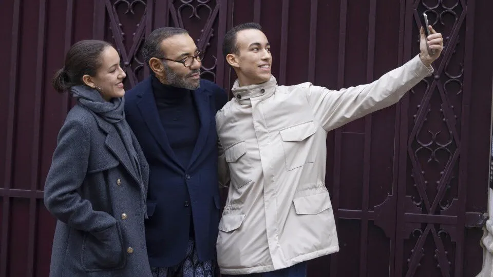محمد السادس يشتري قصرا في باريس ..في عز أزمة اقتصادية تعصف بالمغرب ؟