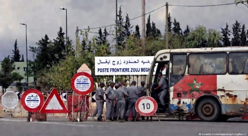 السلطات الجزائرية تفرج عن دفعة جديدة من المساجين المغاربة بعد استنفاذ فترة عقوبتهم