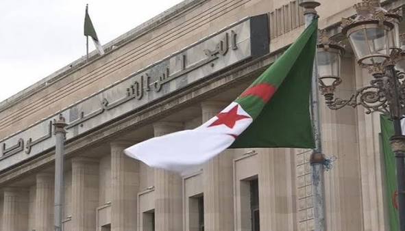 الرئيس الجزائري يستدعي الهيئة الناخبة ويحدد موعد انتخاب أعضاء المجلس الشعبي الوطني