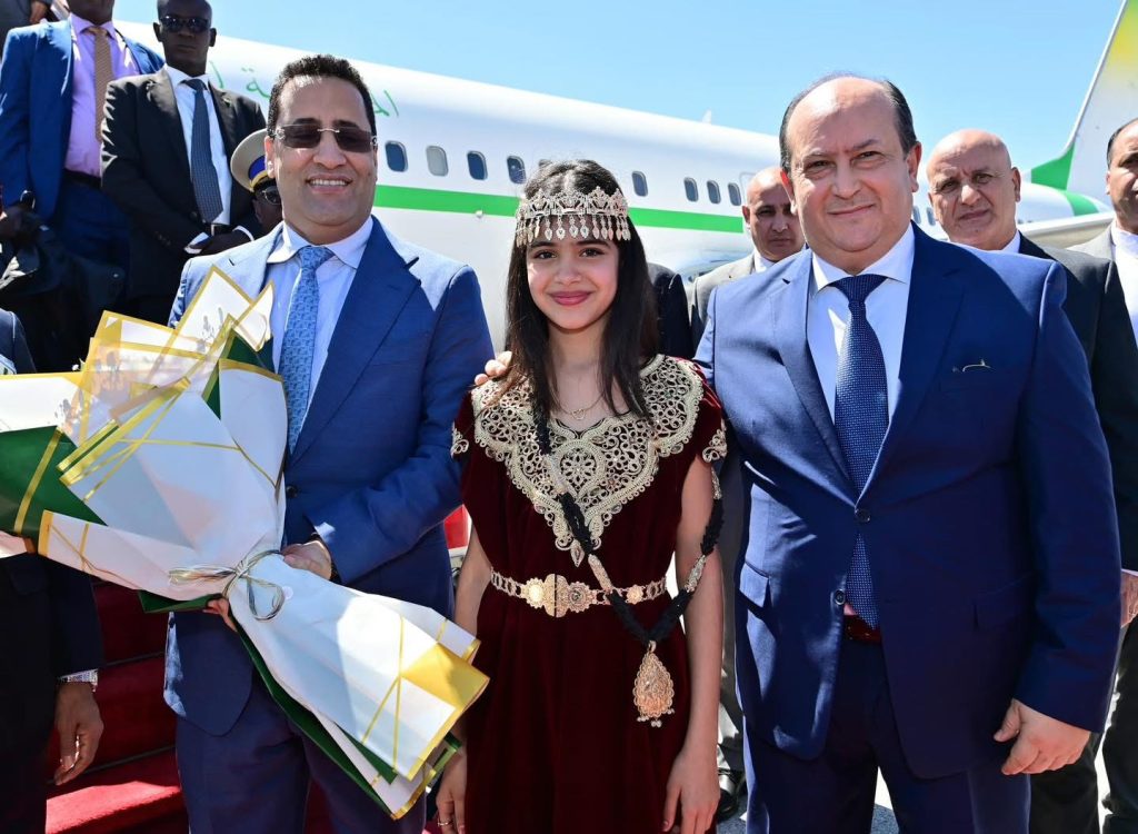الوزير الأول الموريتاني يحل بالجزائر