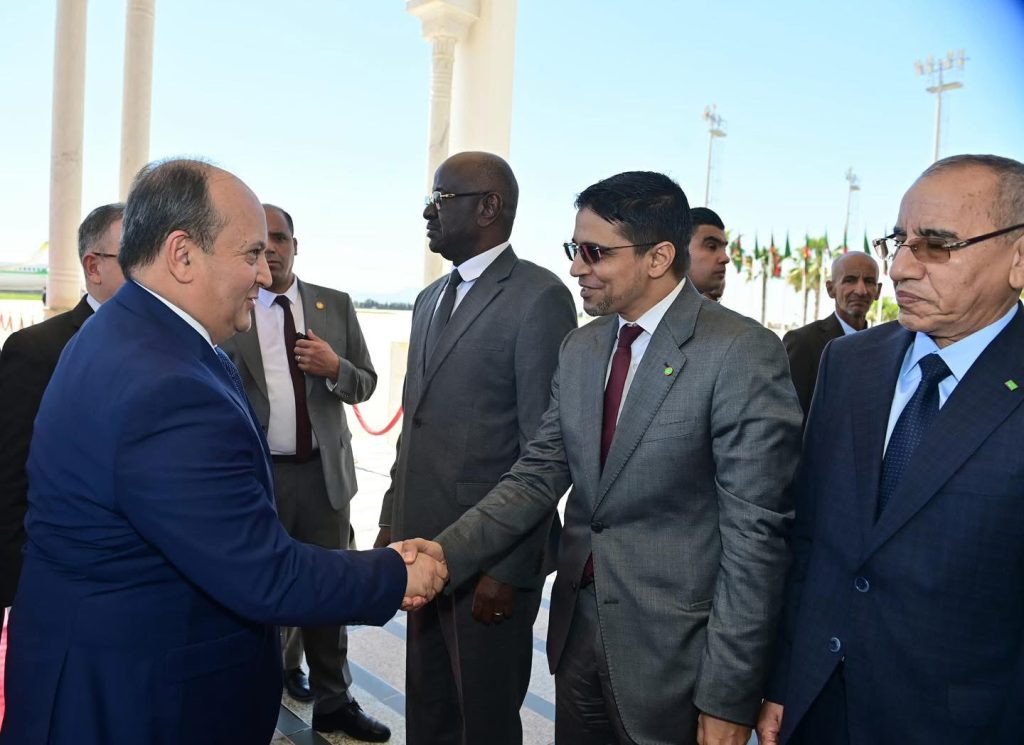 الوزير الأول الموريتاني يحل بالجزائر