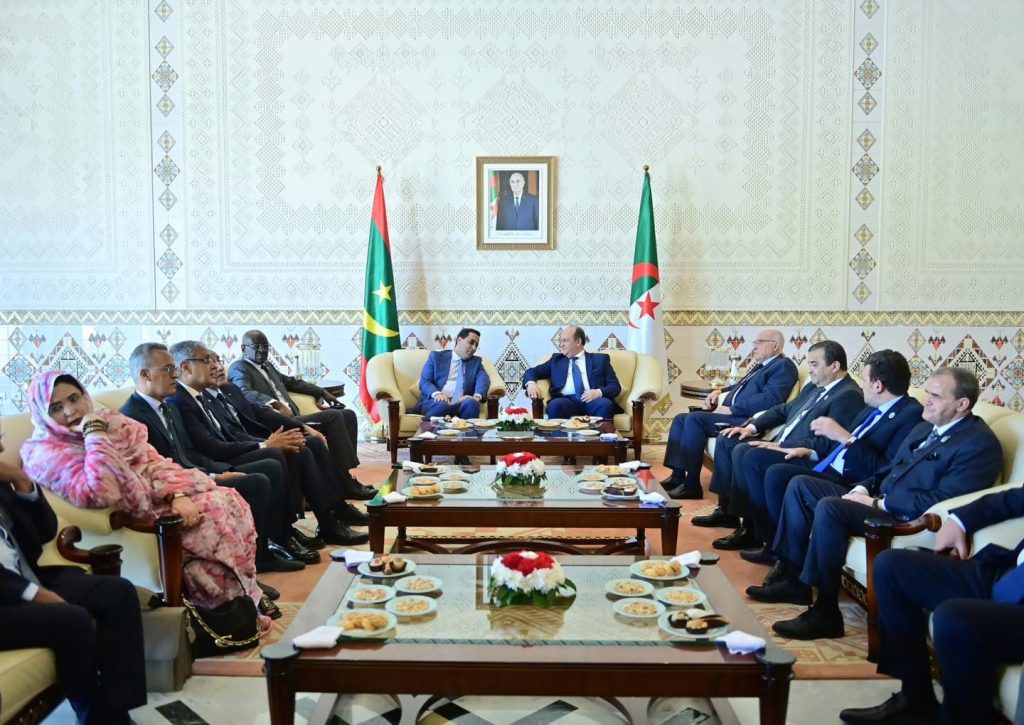 الوزير الأول الموريتاني يحل بالجزائر