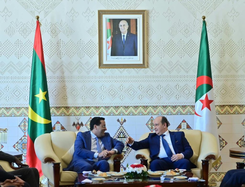 الوزير الأول الموريتاني يحل بالجزائر